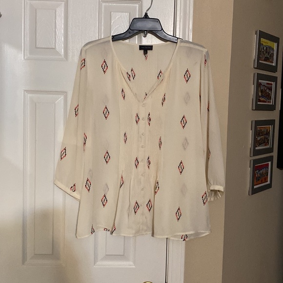 Like New, Cream Colored, Limited Aztec Print Blouse. Size Large - Picture 2 of 7